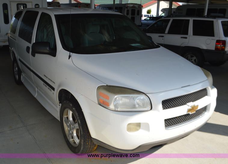 image for item AX9246 2006 Chevrolet Uplander van