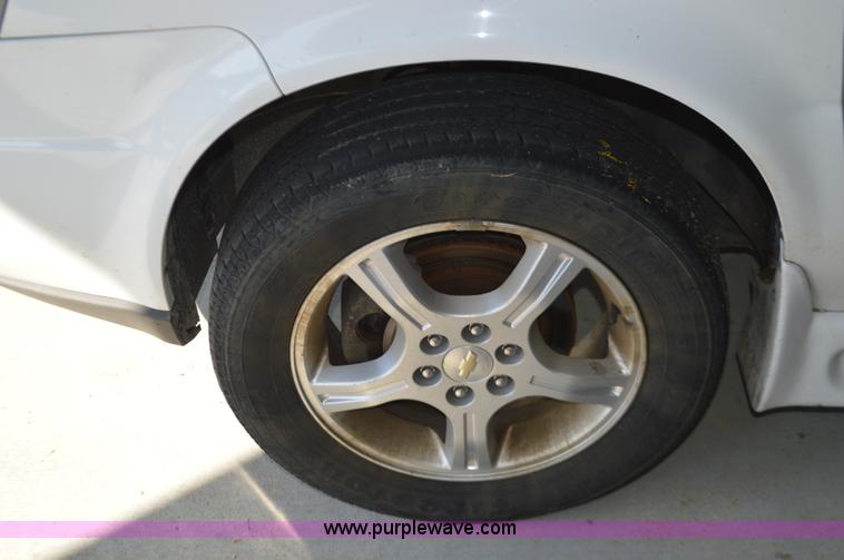 image for item AX9246 2006 Chevrolet Uplander van