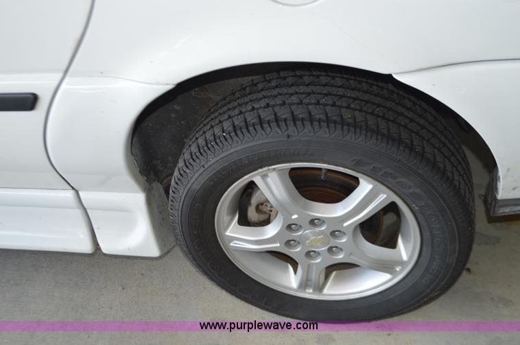 image for item AX9246 2006 Chevrolet Uplander van