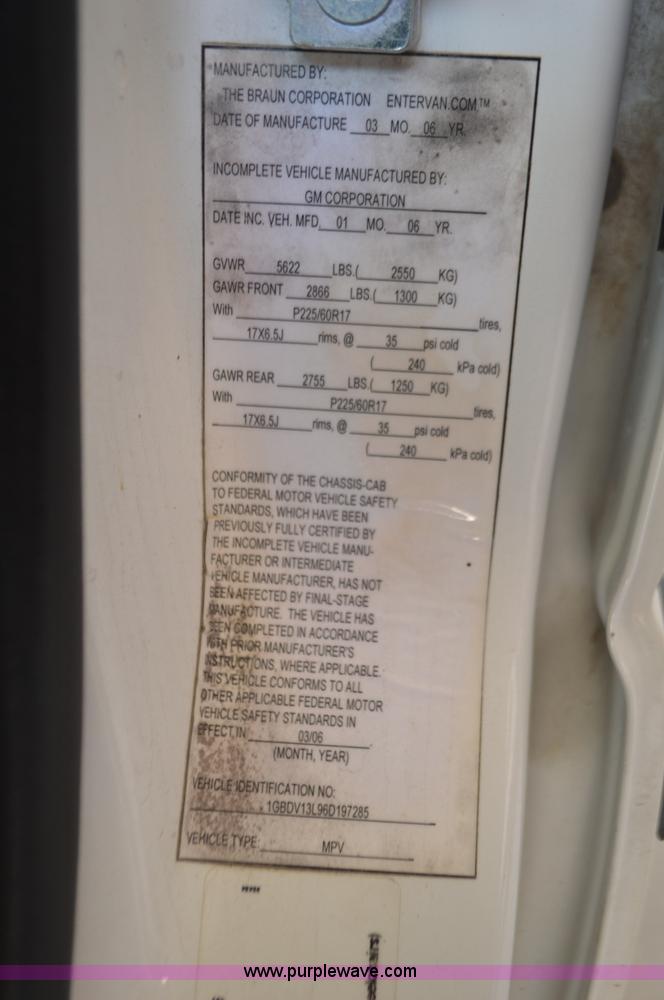 image for item AX9246 2006 Chevrolet Uplander van