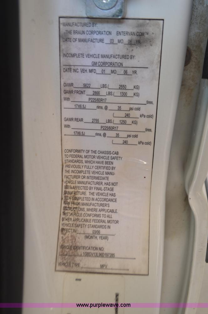 image for item AX9246 2006 Chevrolet Uplander van