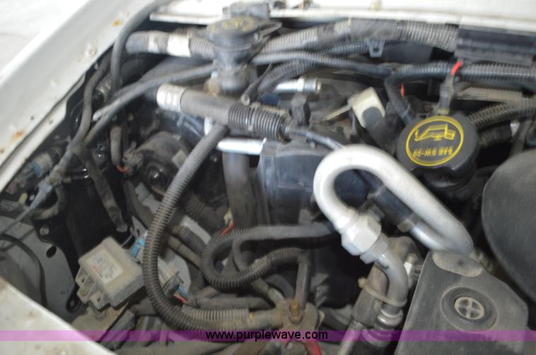 image for item AX9247 2006 Ford E350 Super Duty bus