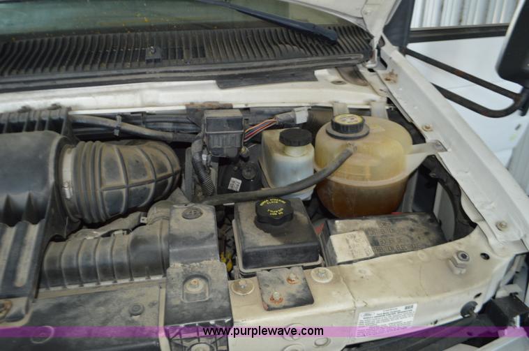 image for item AX9247 2006 Ford E350 Super Duty bus