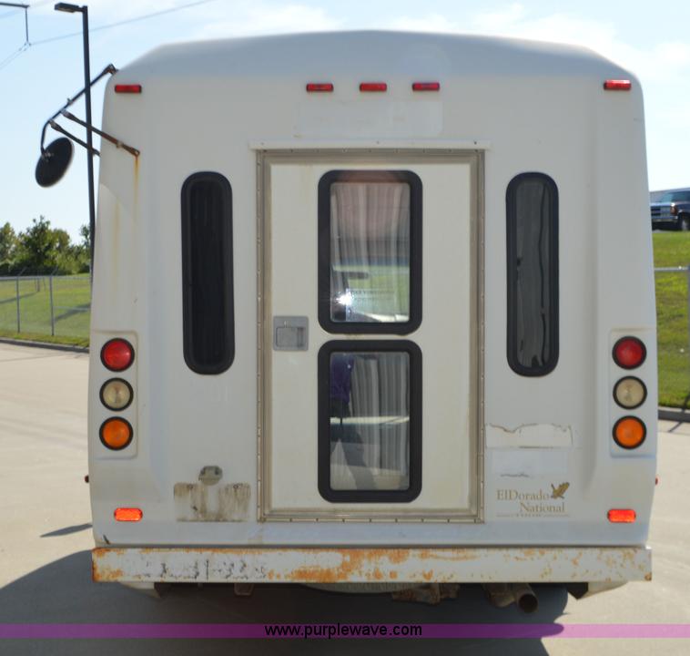 image for item AX9248 2006 Ford E350 Super Duty bus