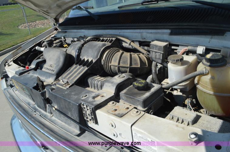 image for item AX9248 2006 Ford E350 Super Duty bus