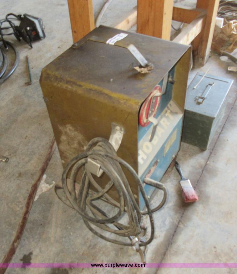 Hobart T225 welder in Liberty, MO Item BK9684 sold Purple Wave