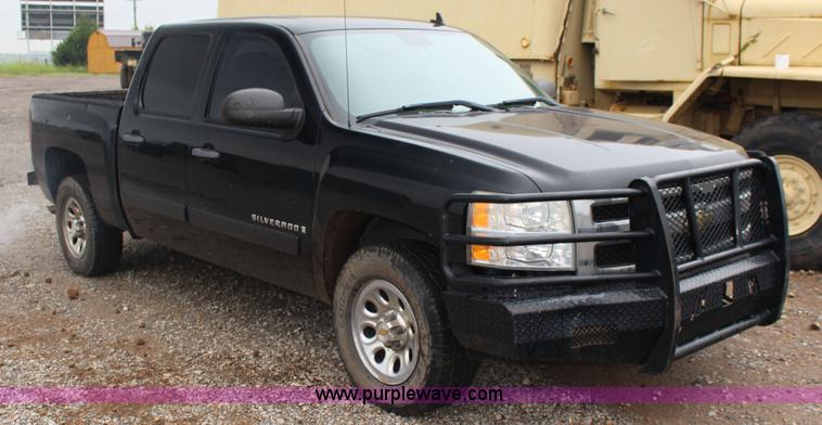 image for item F7961 2007 Chevrolet Silverado 1500 LT Crew Cab pickup truck