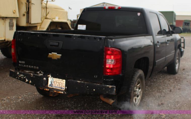 image for item F7961 2007 Chevrolet Silverado 1500 LT Crew Cab pickup truck