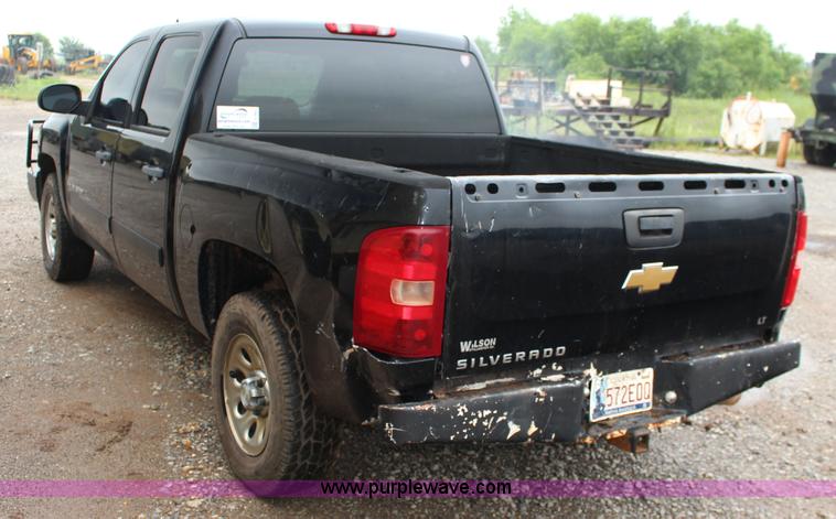 image for item F7961 2007 Chevrolet Silverado 1500 LT Crew Cab pickup truck