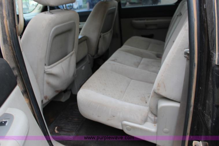 image for item F7961 2007 Chevrolet Silverado 1500 LT Crew Cab pickup truck