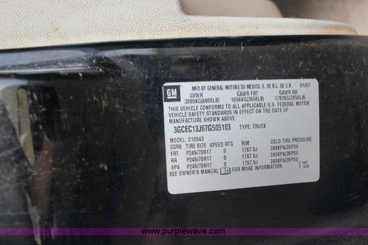 image for item F7961 2007 Chevrolet Silverado 1500 LT Crew Cab pickup truck