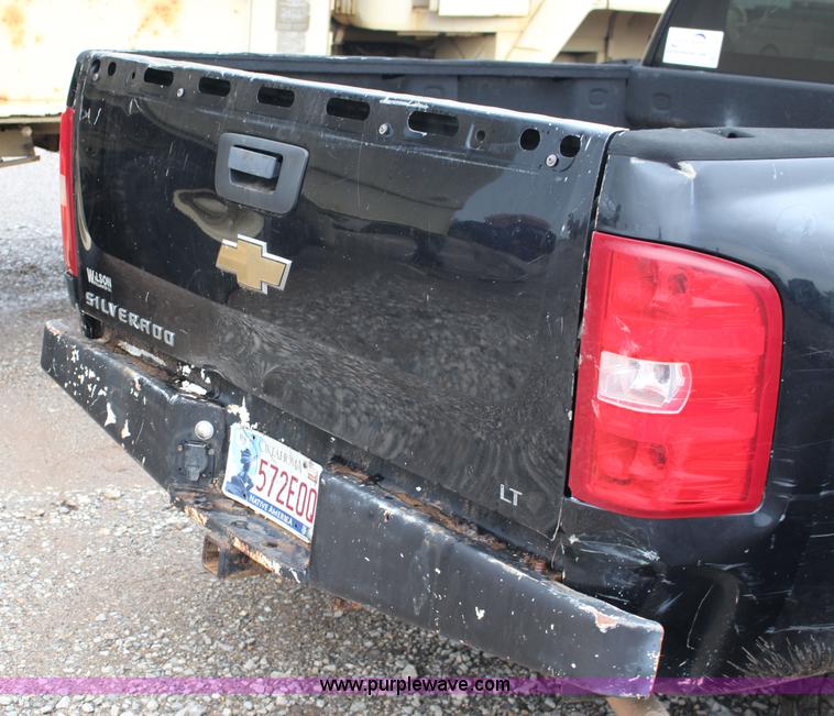 image for item F7961 2007 Chevrolet Silverado 1500 LT Crew Cab pickup truck