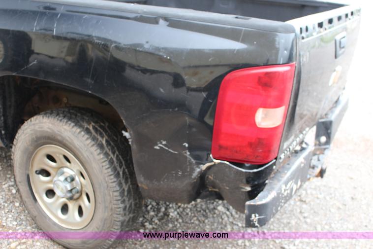 image for item F7961 2007 Chevrolet Silverado 1500 LT Crew Cab pickup truck