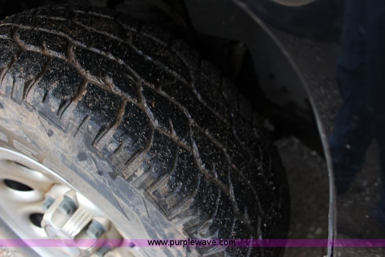 image for item F7961 2007 Chevrolet Silverado 1500 LT Crew Cab pickup truck