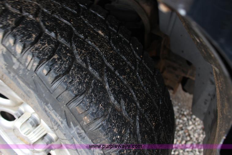 image for item F7961 2007 Chevrolet Silverado 1500 LT Crew Cab pickup truck