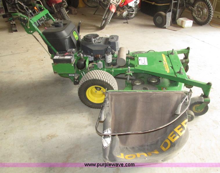 image for item H1167 John Deere 7 IRON II lawn mower