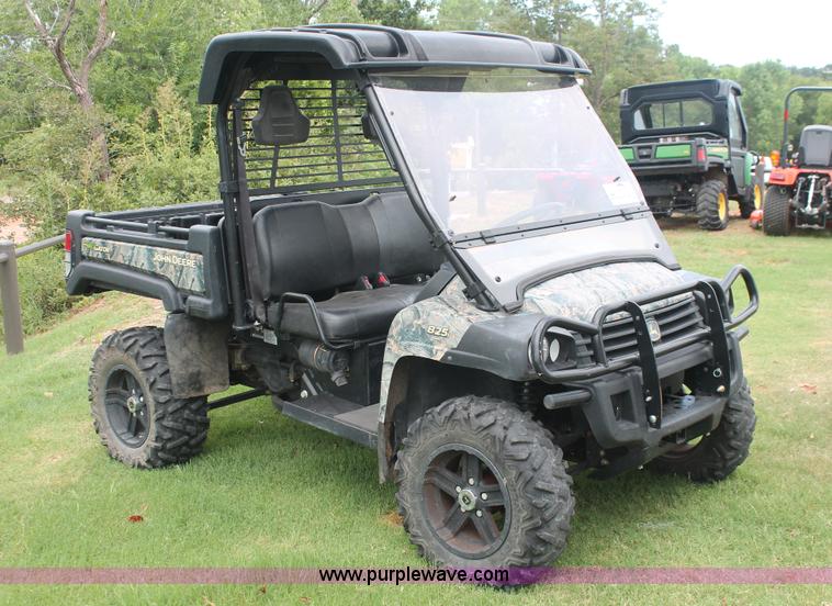 image for item H8149 2011 John Deere Gator 825i UTV