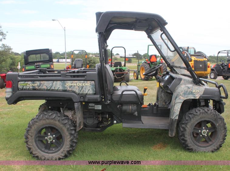 image for item H8149 2011 John Deere Gator 825i UTV