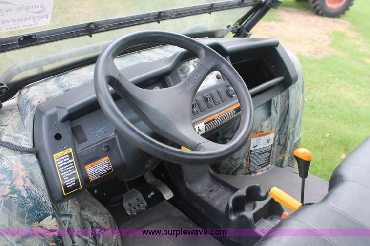image for item H8149 2011 John Deere Gator 825i UTV