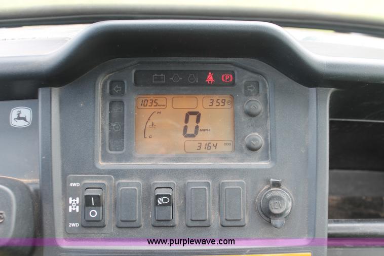 image for item H8149 2011 John Deere Gator 825i UTV