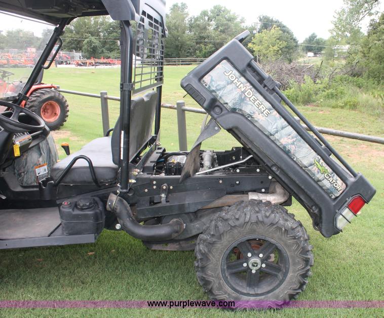 image for item H8149 2011 John Deere Gator 825i UTV