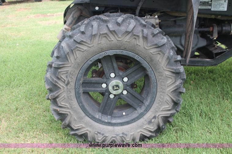 image for item H8149 2011 John Deere Gator 825i UTV