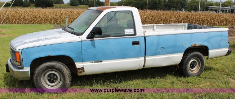 image for item J3671 1994 Chevrolet 1500 pickup truck