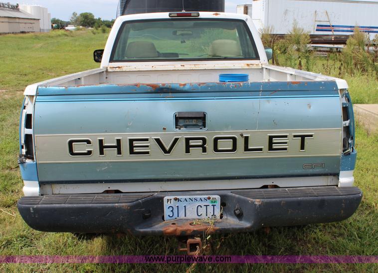 image for item J3671 1994 Chevrolet 1500 pickup truck