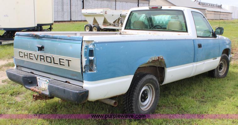 image for item J3671 1994 Chevrolet 1500 pickup truck