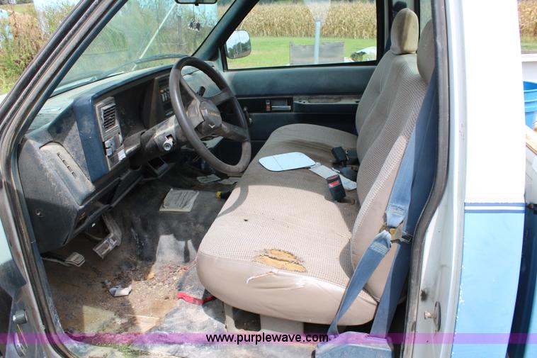 image for item J3671 1994 Chevrolet 1500 pickup truck