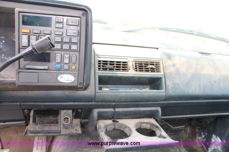 image for item J3671 1994 Chevrolet 1500 pickup truck