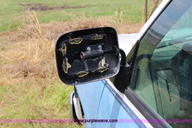 image for item J3671 1994 Chevrolet 1500 pickup truck