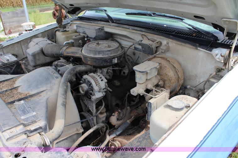 image for item J3671 1994 Chevrolet 1500 pickup truck