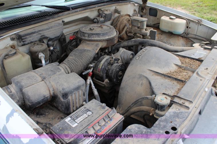 image for item J3671 1994 Chevrolet 1500 pickup truck