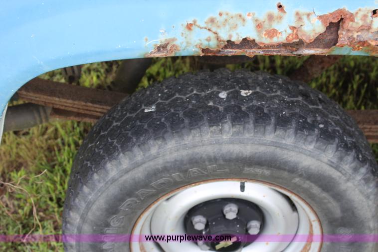 image for item J3671 1994 Chevrolet 1500 pickup truck