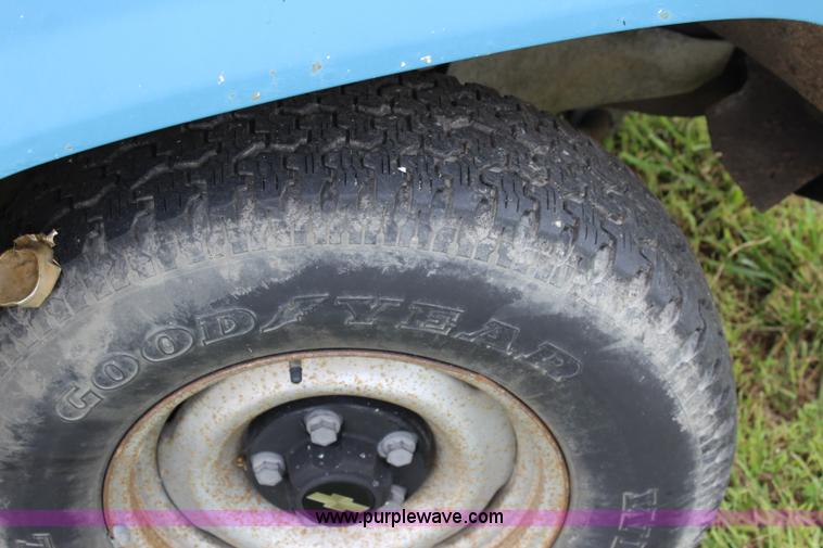 image for item J3671 1994 Chevrolet 1500 pickup truck