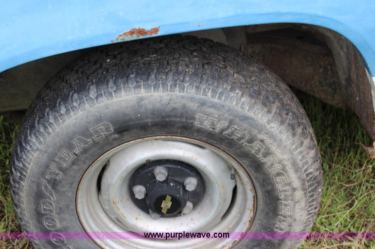 image for item J3671 1994 Chevrolet 1500 pickup truck