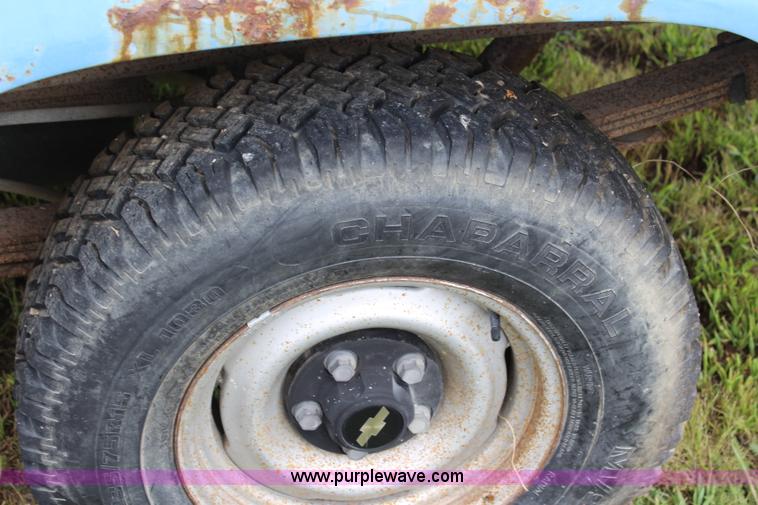 image for item J3671 1994 Chevrolet 1500 pickup truck