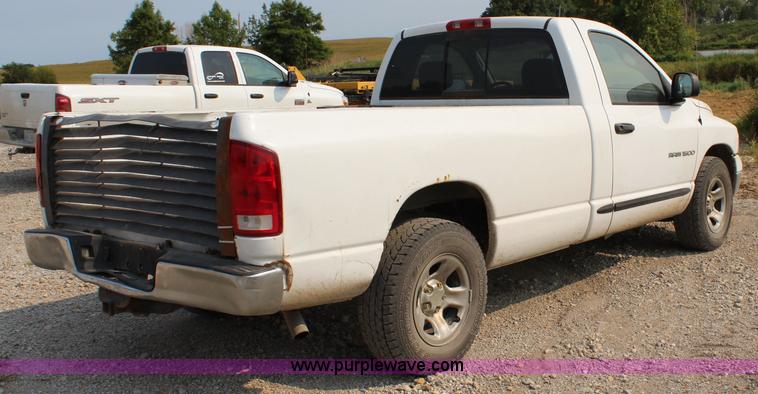 image for item J3690 2005 Dodge Ram 1500 pickup truck