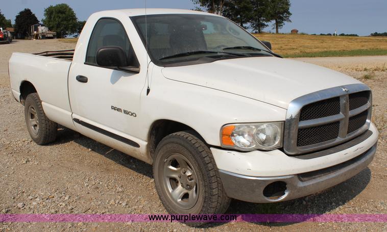 image for item J3690 2005 Dodge Ram 1500 pickup truck