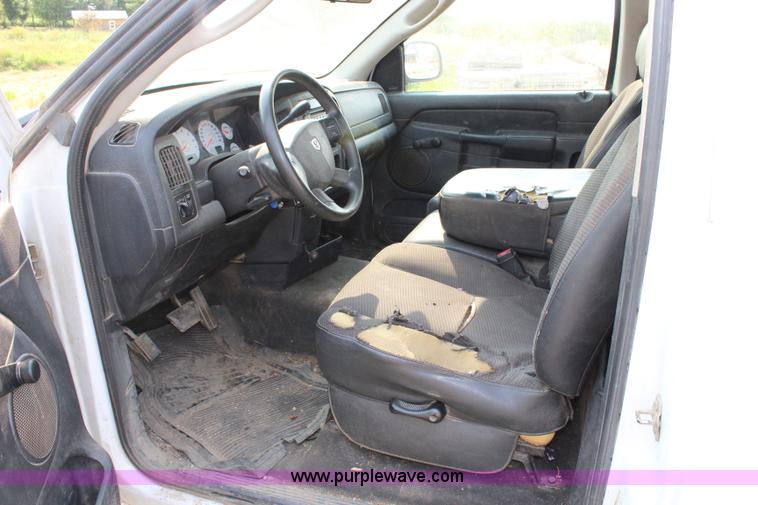 image for item J3690 2005 Dodge Ram 1500 pickup truck