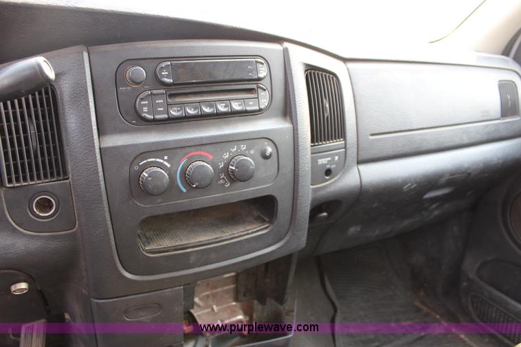 image for item J3690 2005 Dodge Ram 1500 pickup truck