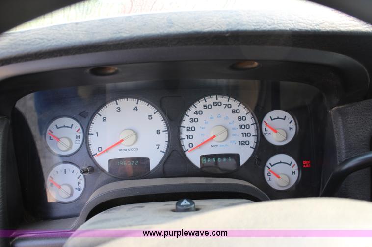 image for item J3690 2005 Dodge Ram 1500 pickup truck