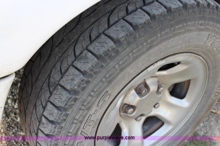 image for item J3690 2005 Dodge Ram 1500 pickup truck