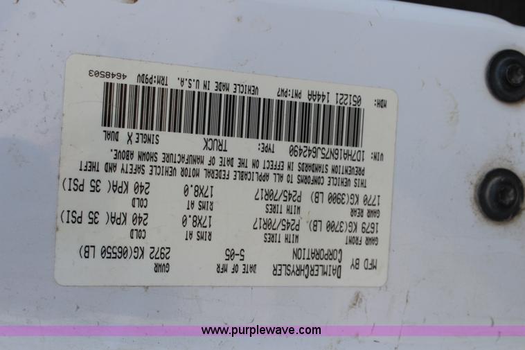 image for item J3690 2005 Dodge Ram 1500 pickup truck