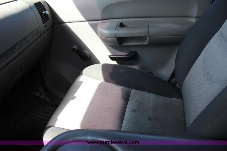 image for item J4419 2007 Chevrolet Silverado 3500HD service truck