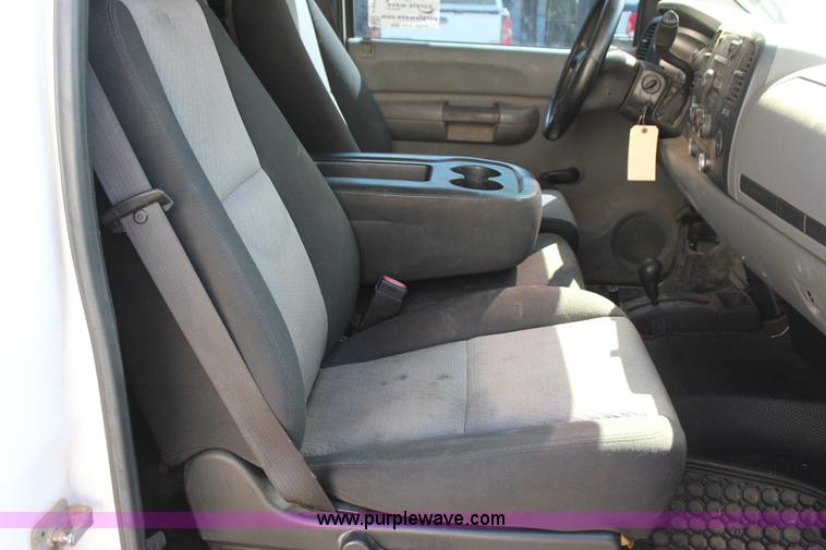 image for item J4419 2007 Chevrolet Silverado 3500HD service truck