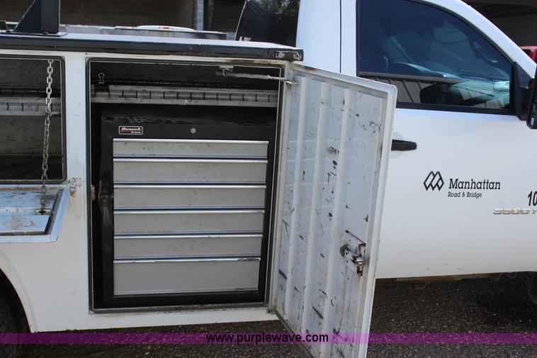 image for item J4419 2007 Chevrolet Silverado 3500HD service truck
