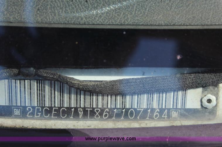 image for item J4420 2006 Chevrolet Silverado 1500 Ext. Cab pickup truck