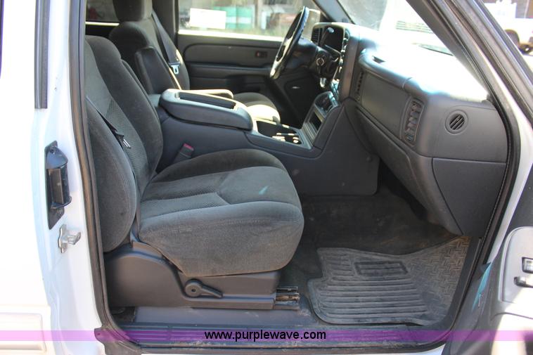 image for item J4420 2006 Chevrolet Silverado 1500 Ext. Cab pickup truck